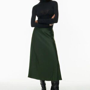 Aritzia - Theater satin skirt - green